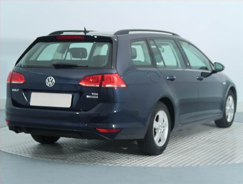 Volkswagen Golf (2016) 1.6 TDI, Xenony, Tempomat - fotka 5 z 14