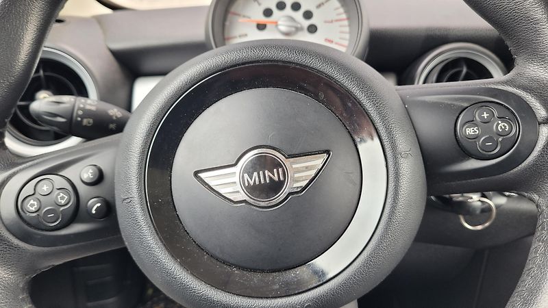 Mini One 1,6i 55Kw  - fotka 20 z 21