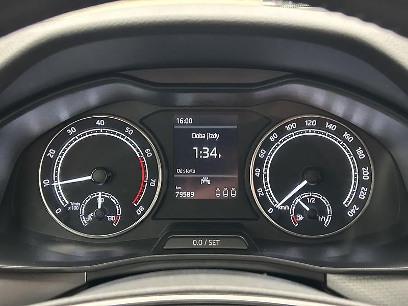 Škoda Kamiq 1.5 TSI Style - fotka 15 z 26