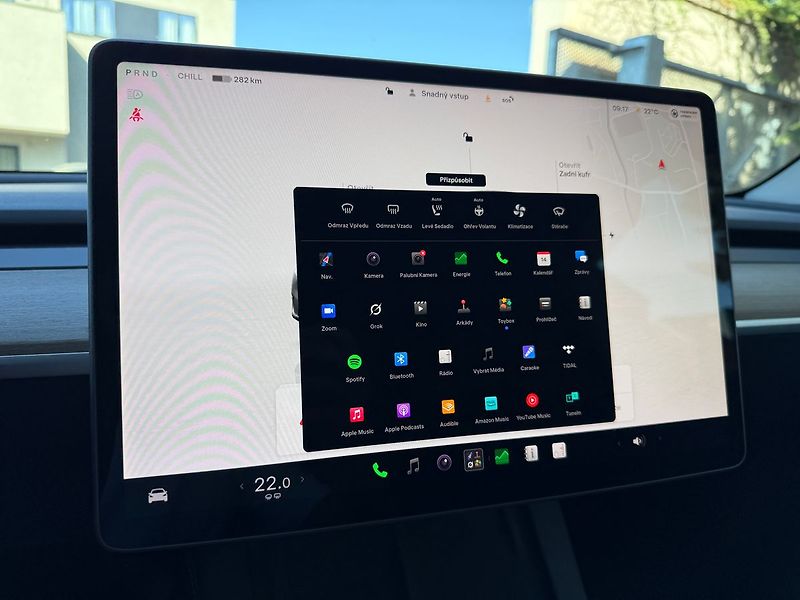 Tesla Model Y Long Range AWD - fotka 27 z 38