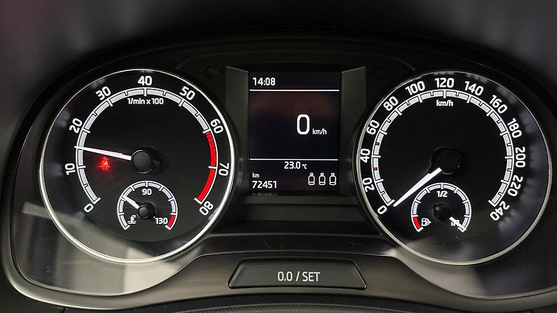 Škoda Fabia 1.0 TSI Ambition Combi - fotka 10 z 23