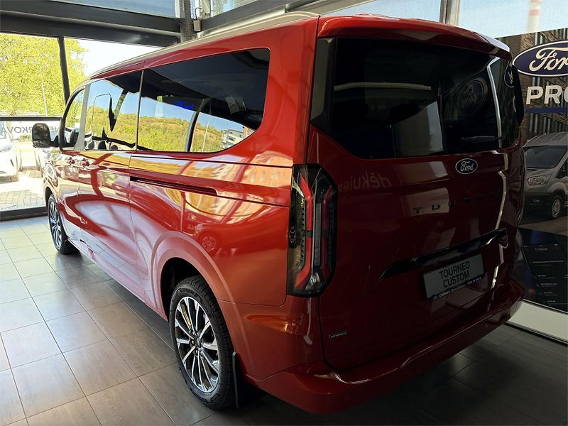 Ford Tourneo Custom (2026) Titanium X L2, Tourneo, 2.5 Du - fotka 4 z 9