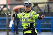 Ilustrační foto. Křižovatka řízená policistou.