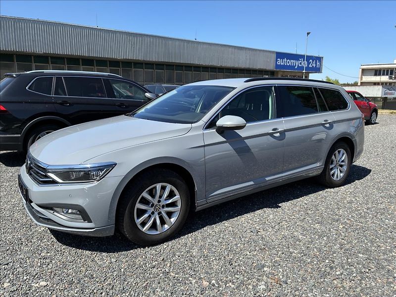 Volkswagen Passat 2,0 TDI,IQ LIGHT,EL.SEDADLA - fotografie inzerátu