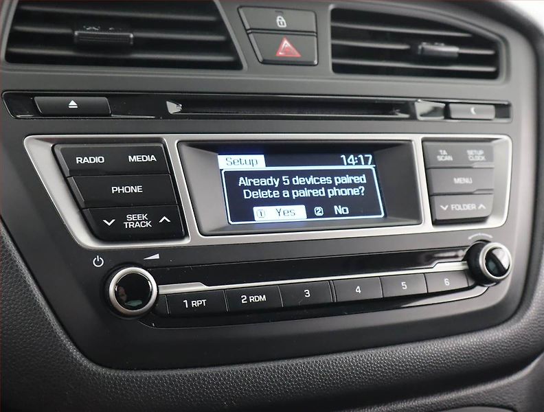 Hyundai i20 (2017) 1.2, Tempomat, Park. senzory - fotka 19 z 19