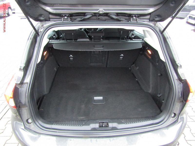 Ford Focus (2019) 1.0 EB, 1.maj,ČR, AT, navi - fotka 7 z 21
