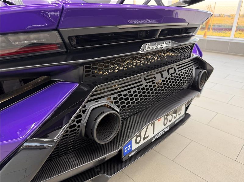 Lamborghini Huracán STO LIFT DPH VIOLA PASIFAE - fotka 7 z 19
