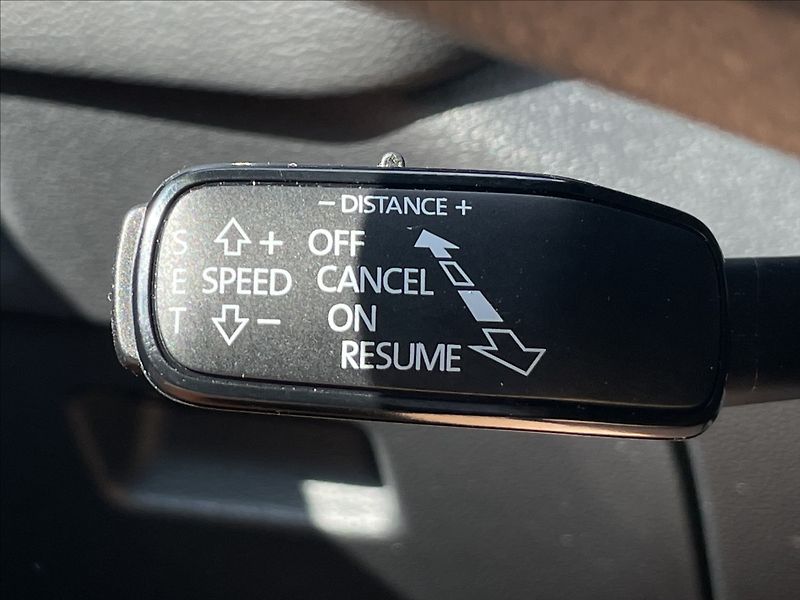Škoda Octavia 2,0 TDI DSG Style Plus Top ACC - fotka 11 z 23