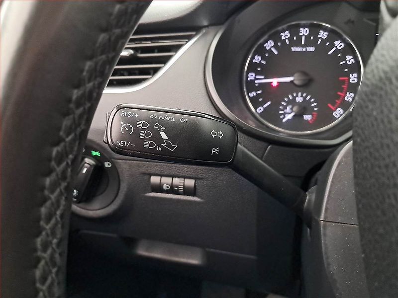 Škoda Octavia (2013) 1.6 TDI, Tempomat - fotka 17 z 17