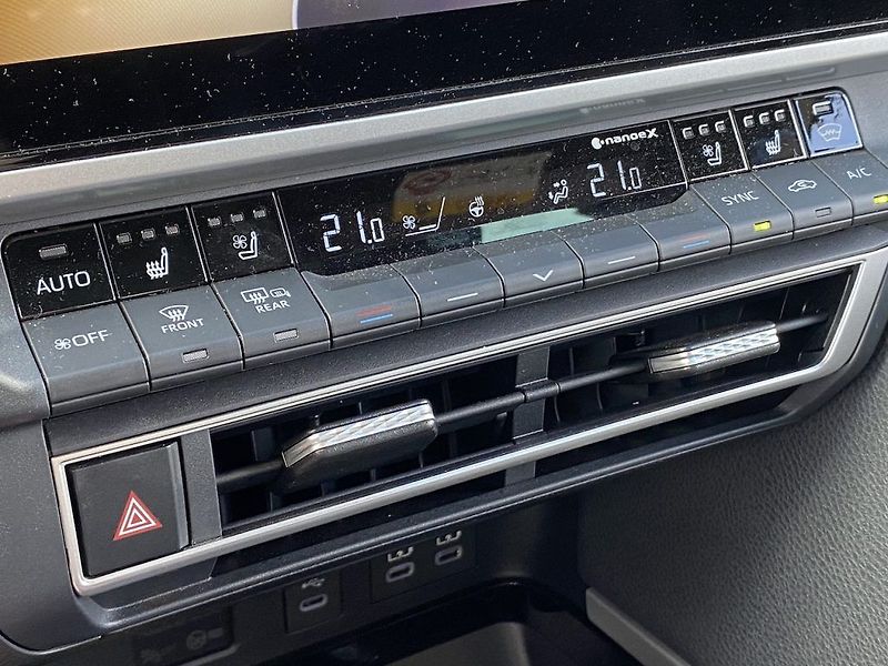 Toyota Camry 2.5HEV, ČR, Executive JBL - fotka 15 z 22