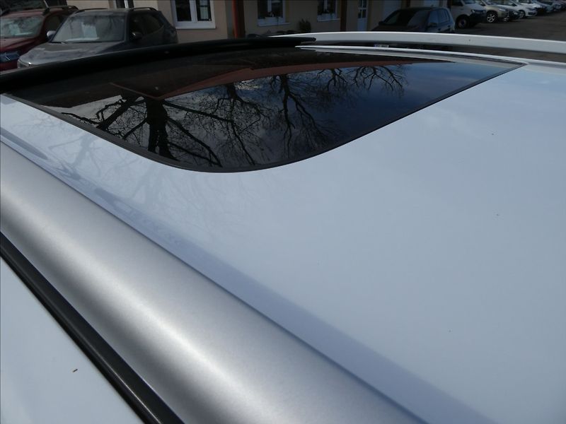Ford Kuga 2,0 TDCi 110kW Panorama,naviga - fotka 17 z 45