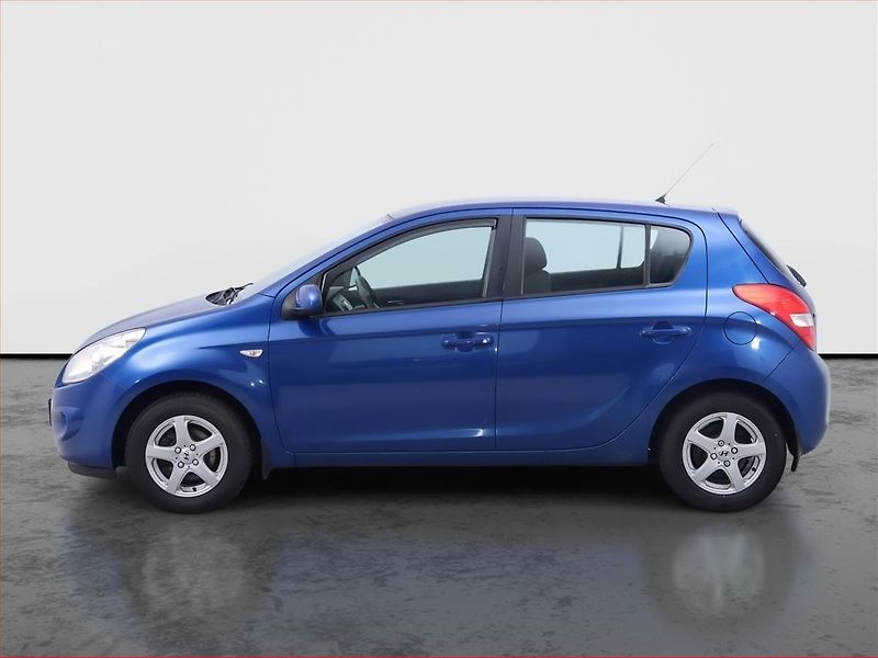 Hyundai i20 (2009) 1.4, Tažné, pěkný stav - fotka 3 z 14