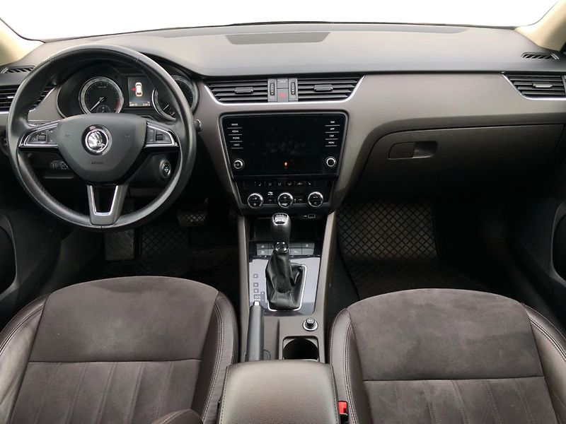Škoda Octavia Combi 2,0 TDI DSG L&K 135 kW - fotka 5 z 30
