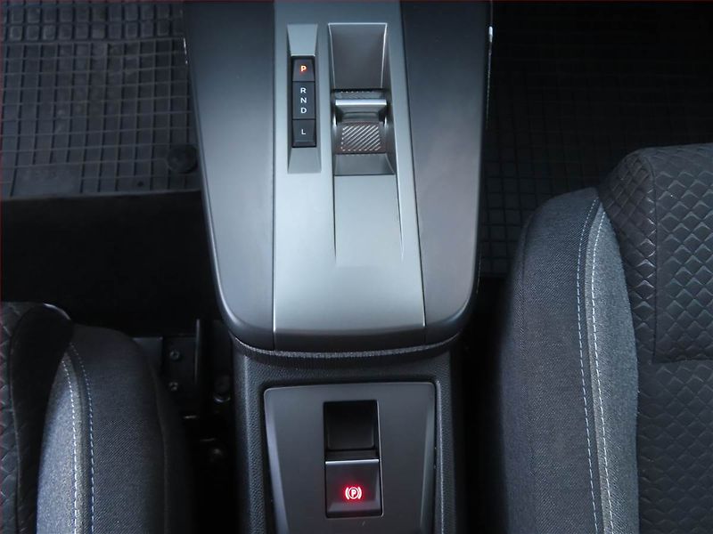 Opel Frontera (2025) 1.2 hybrid - fotka 13 z 17