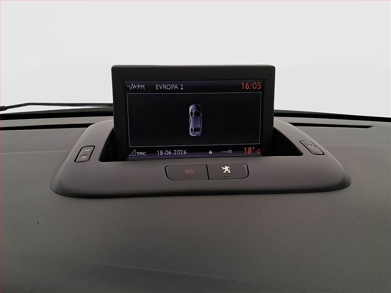 Peugeot 3008 (2012) 1.6 VTi, po STK, jezdí výborně - fotka 15 z 20
