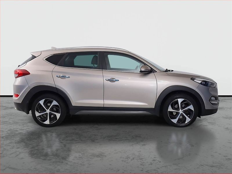 Hyundai Tucson (2016) 2.0 CRDi, 4X4, Automat, Kůže - fotka 6 z 20