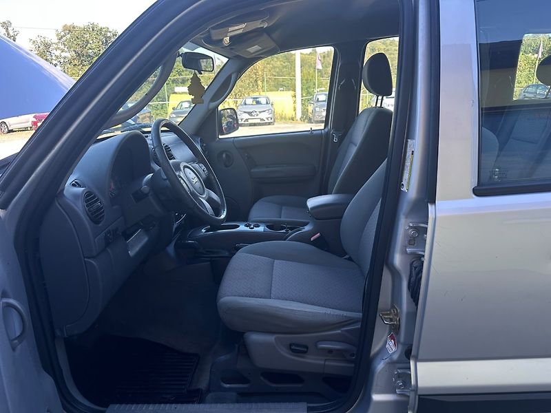 Jeep Cherokee (2005) Renegade 3.7i LPG/4x4/Tažné - fotka 10 z 29