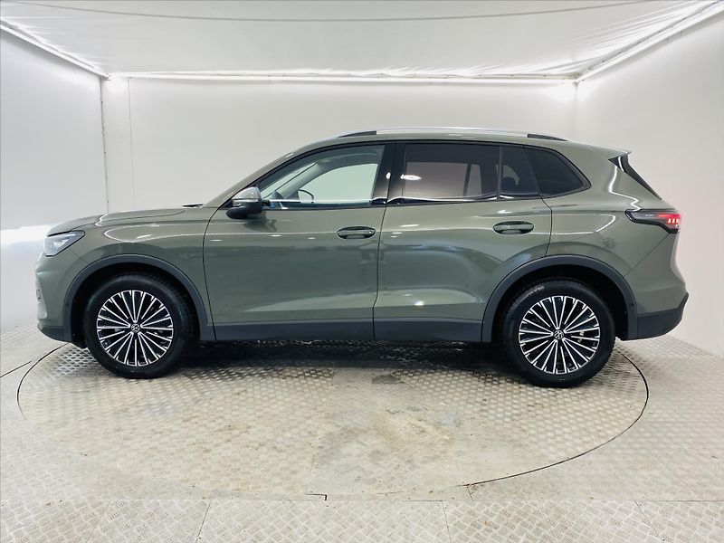 Volkswagen Tiguan 1,5 eTSI DSG 110 kW Life - fotka 3 z 25