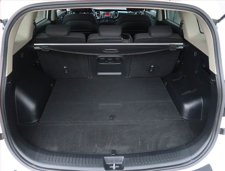 Kia Carens (2016) 1.6 GDI, Serv.kniha, Tempomat - fotka 13 z 19