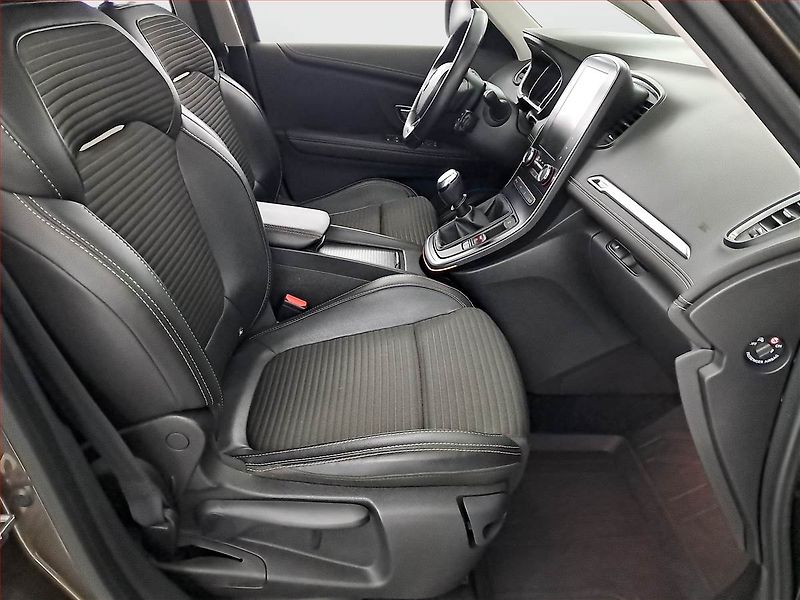 Renault Grand Scénic (2019) 1.3 TCe, Kůže, Navi, Tempomat - fotka 9 z 17