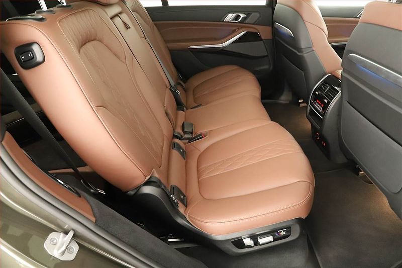 BMW X7 (2025) xDrive40d, Navigace - fotka 7 z 22