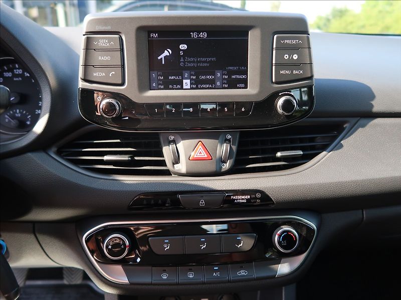 Hyundai i30 1,0 T-GDi,88kW,1majČR,serv.kn. - fotka 14 z 29