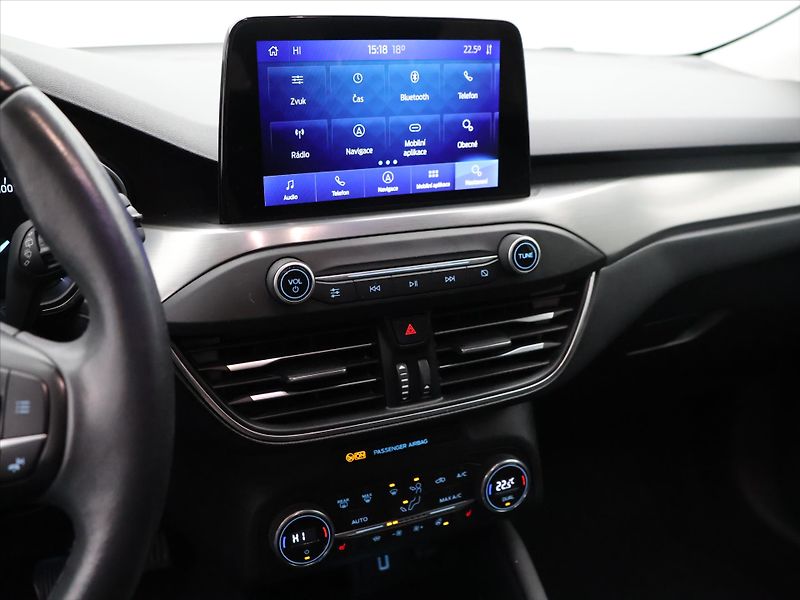 Ford Focus 2,0 TDCI 110kW Titanium LED - fotka 21 z 33