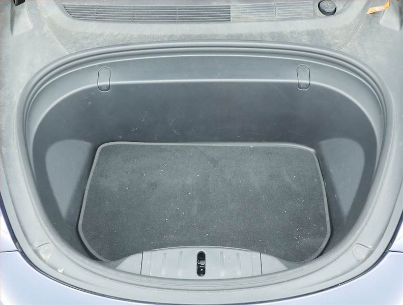 Tesla Model 3 (2019) Long Range 4WD 78kWh, SoH 84% - fotka 20 z 23