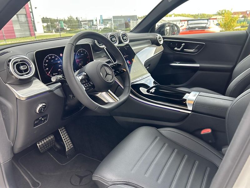 Mercedes-Benz GLC 200d 4MATIC kupé AMG - fotka 12 z 28