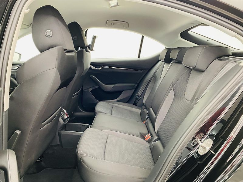 Škoda Octavia 1,5 TSI 110kW Selection - fotka 6 z 25