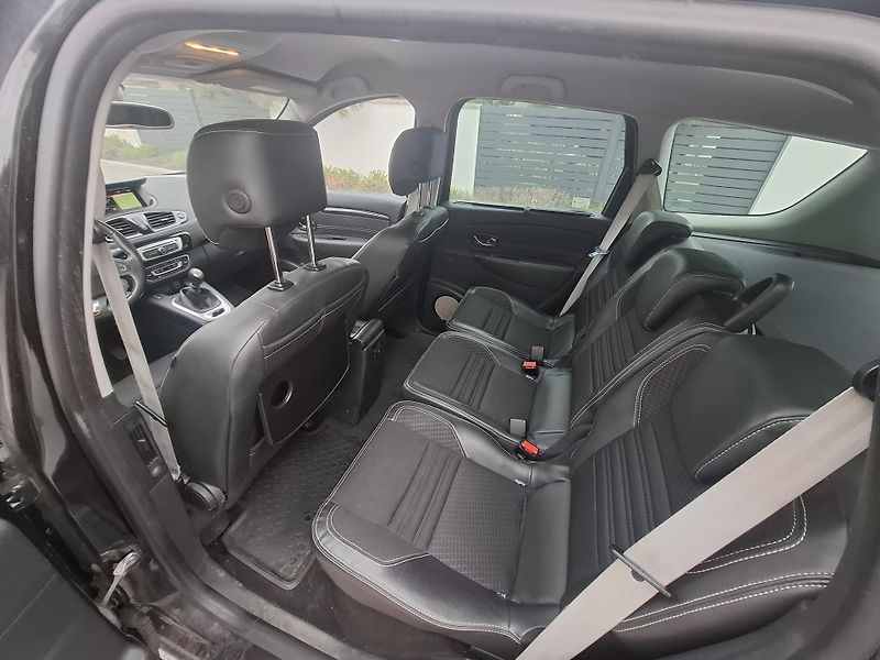Renault Grand Scénic (2015) 1.2 TCI,9+7kW,navi,led,CZ - fotka 8 z 13