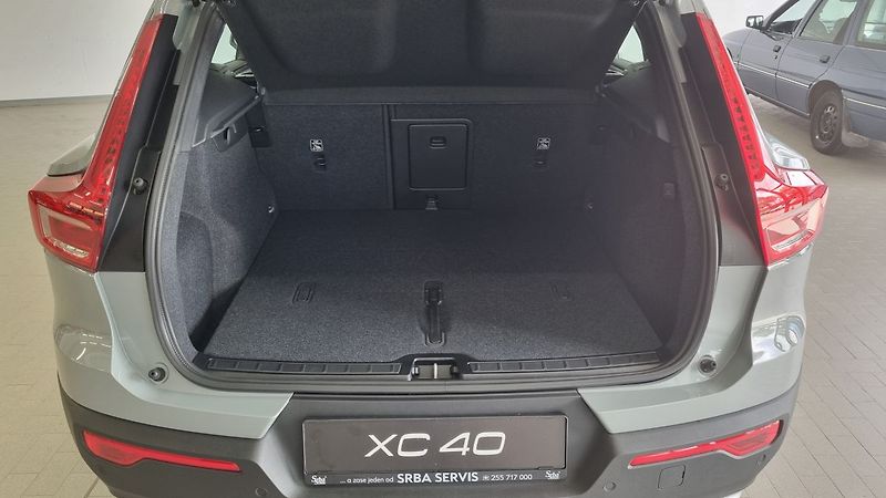 Volvo XC40 (2026) B3 2.0L 163 HP AT7 FWD CORE - fotka 8 z 16