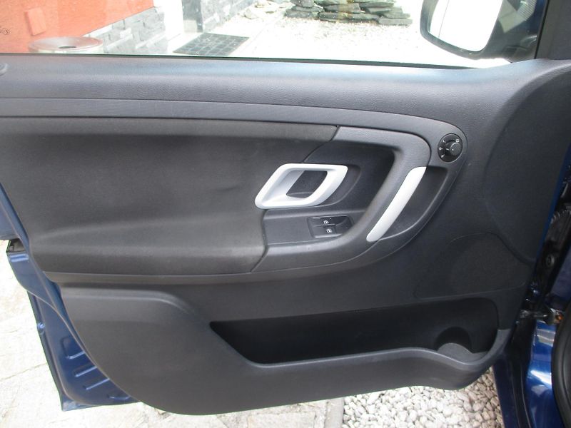 Škoda Fabia 1.4i 16V KLIMA vyhř.sed. - fotka 8 z 30