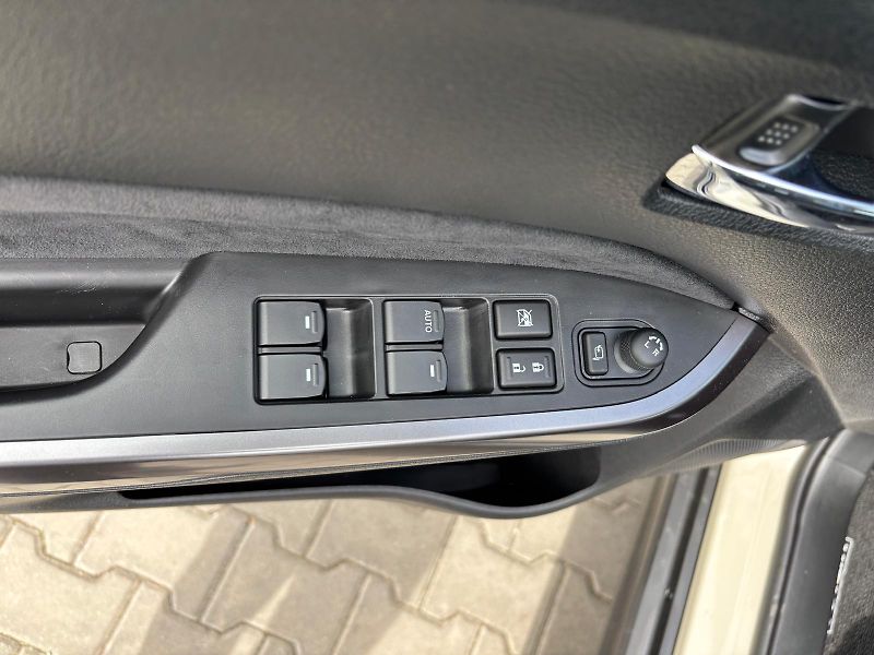 Suzuki Vitara 1,4 BoosterJet Elegance - fotka 12 z 26