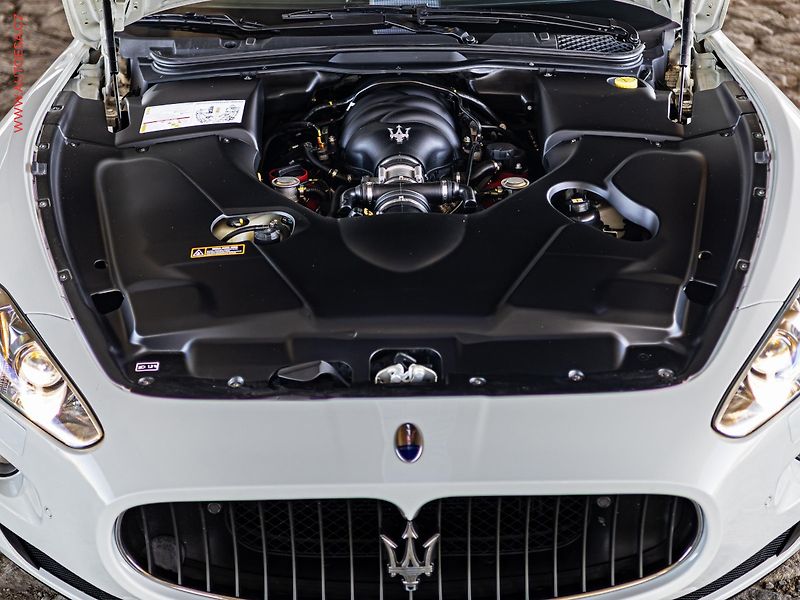 Maserati GranTurismo (2010) 4.7 V8 S Automatic, ČR - fotka 11 z 22