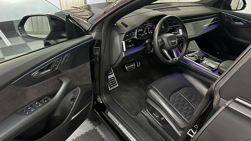Audi RS Q8 TOP STAV / PLNÁ VÝBAVA  - fotka 34 z 54