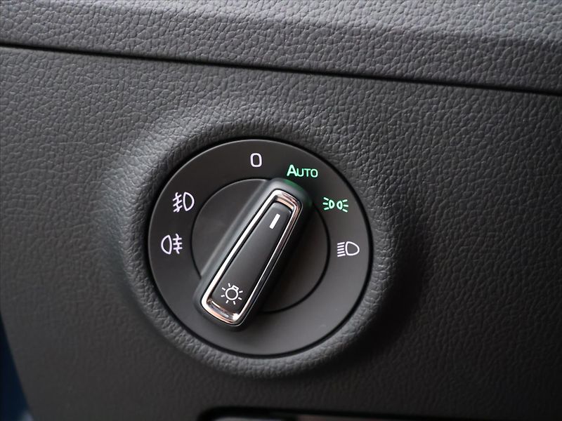 Škoda Superb 2,0 TDI 110kW Style DSG  CZ - fotka 16 z 32