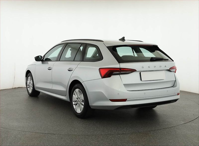 Škoda Octavia (2023) Ambition 2.0 TDI, ČR,1.maj - fotka 4 z 17