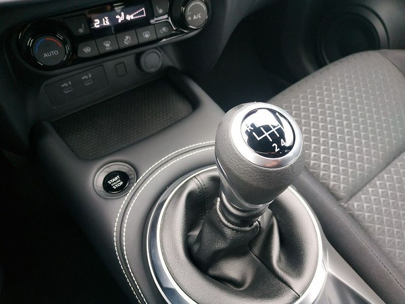 Nissan Juke 1.0 DIG-T, MT, N-CONN, SKLADEM - fotka 22 z 26