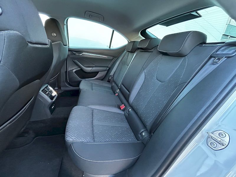 Škoda Octavia (2023) 1.5 TSI 110kW MP6 Style - fotka 30 z 35
