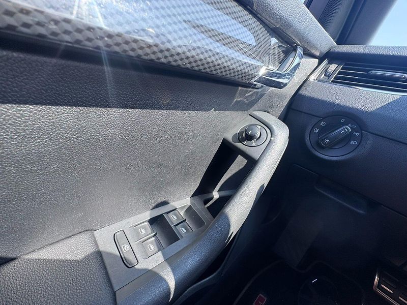 Škoda Octavia (2013) RS 2,0 TDI 135 KW DSG - fotka 26 z 47