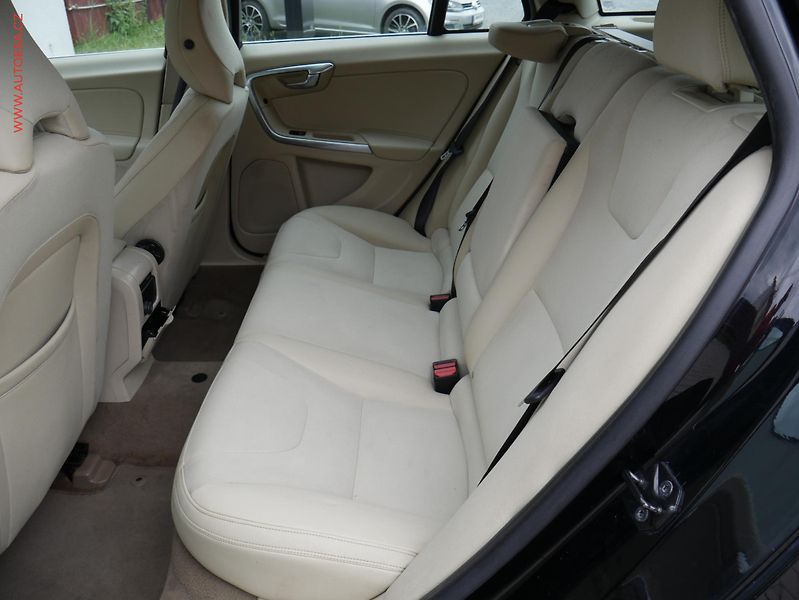 Volvo V60 (2011) 2.0D, AC, temp - fotka 10 z 16