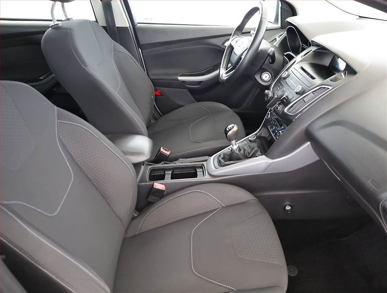 Ford Focus (2015) Trend Sport 1.0 EcoBoost - fotka 7 z 15