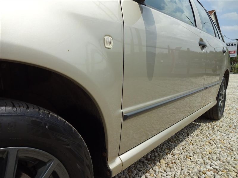 Škoda Fabia I 1,2i 47kW Combi - fotka 14 z 43