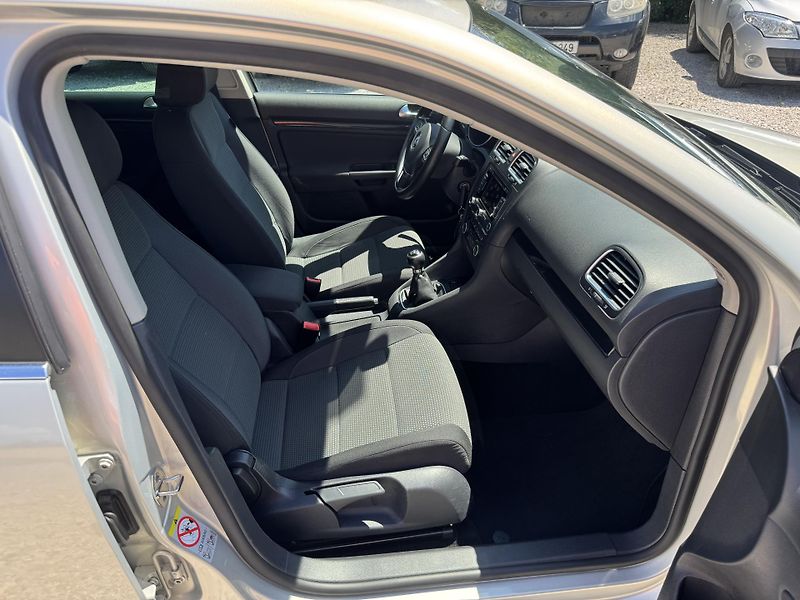 Volkswagen Golf Variant 1.4TSi,rezervace - fotka 27 z 36