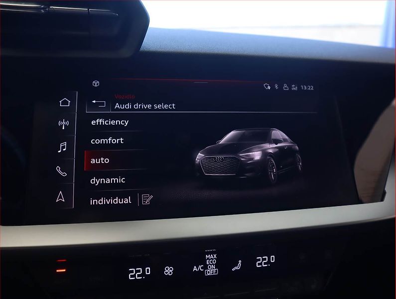 Audi A3 (2022) 35 TFSI - fotka 18 z 19
