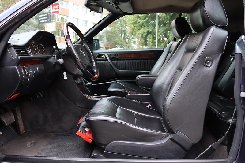Mercedes-Benz 124 E320 CABRIO 162kW - fotka 21 z 50