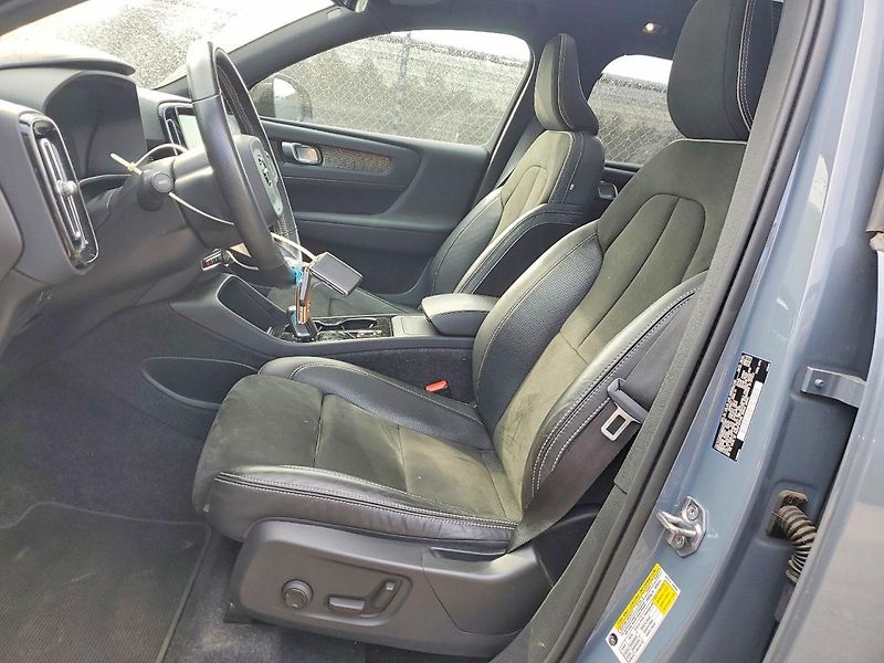 Volvo XC40 (2020) T5 R-DESIGN  - fotka 7 z 11