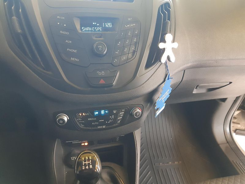 Ford Tourneo Courier 1.0 i DIGIKLIMA  - fotka 8 z 24