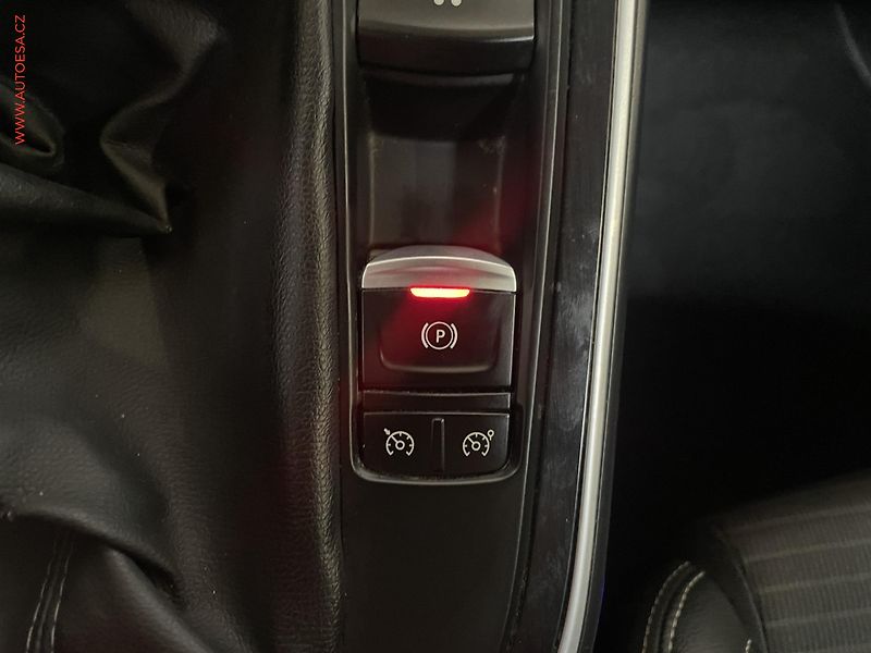 Renault Scénic (2017) 1.6 dCi, Intense, LED, kamera - fotka 17 z 17